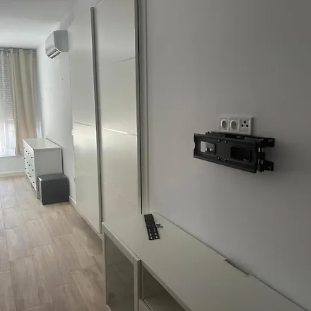 San 65 - Reformado - Centrico - 2 Min Centro - 700 M Playa - Wifi Lägenhet Torremolinos