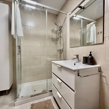 San 65 - Reformado - Centrico - 2 Min Centro - 700 M Playa - Wifi Apartment