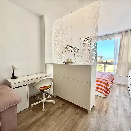 San 65 - Reformado - Centrico - 2 Min Centro - 700 M Playa - Wifi * Torremolinos