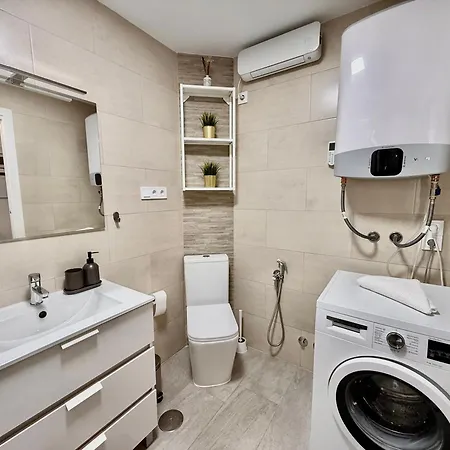 San 65 - Reformado - Centrico - 2 Min Centro - 700 M Playa - Wifi Apartment *